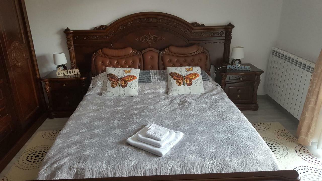 D&D Vila Villa Iasi Exteriör bild