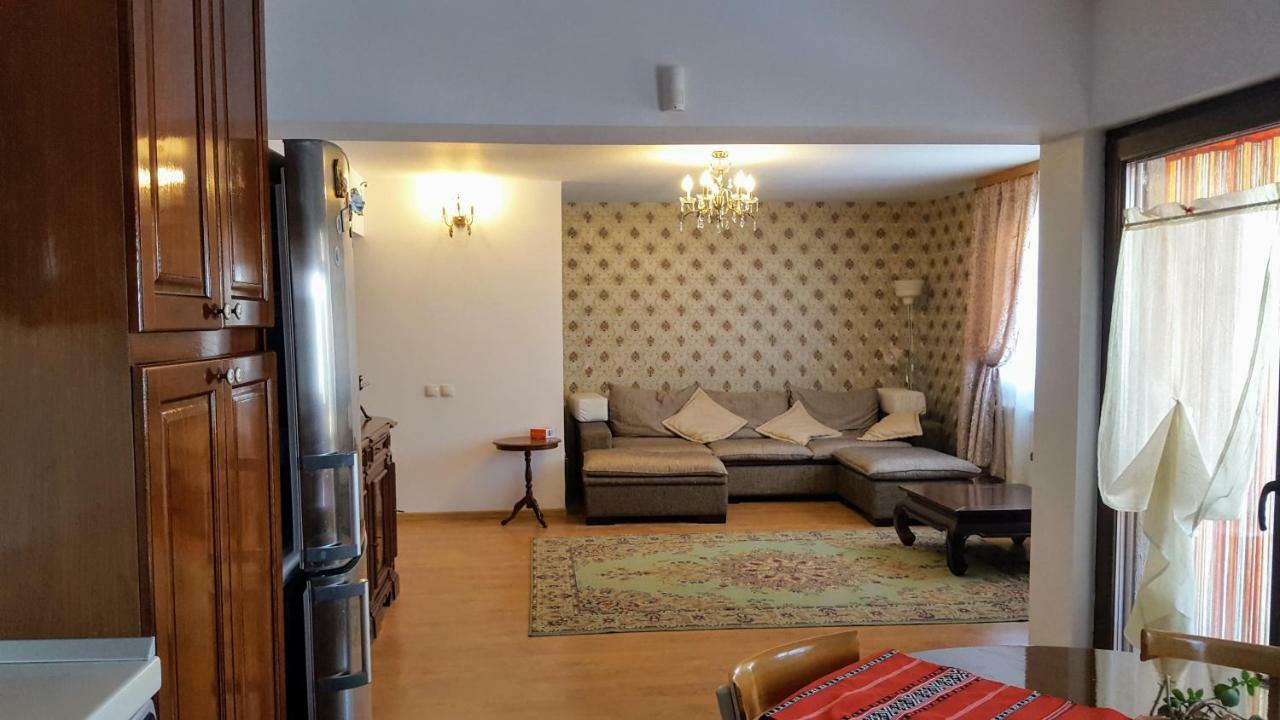 D&D Vila Villa Iasi Exteriör bild