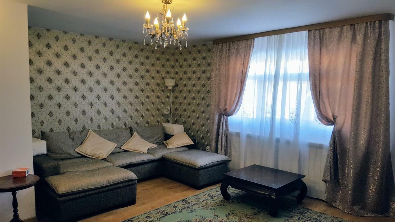 D&D Vila Villa Iasi Exteriör bild