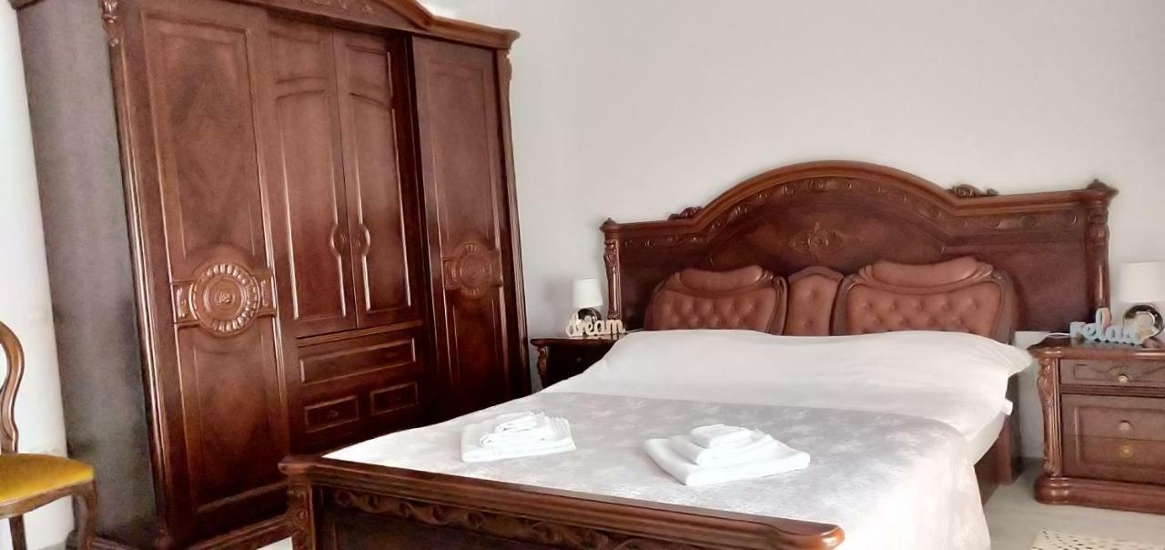 D&D Vila Villa Iasi Exteriör bild