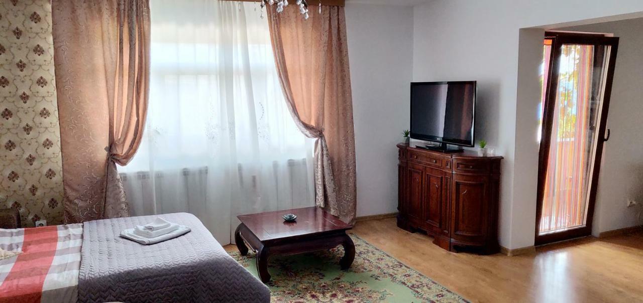 D&D Vila Villa Iasi Exteriör bild
