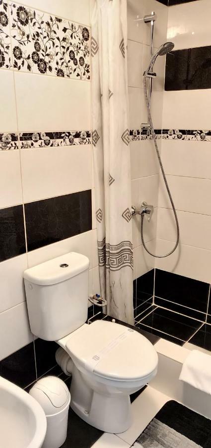 D&D Vila Villa Iasi Exteriör bild