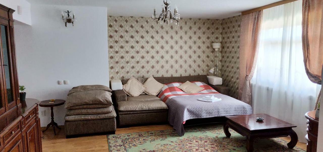 D&D Vila Villa Iasi Exteriör bild