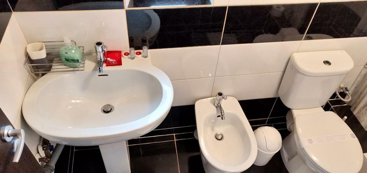 D&D Vila Villa Iasi Exteriör bild