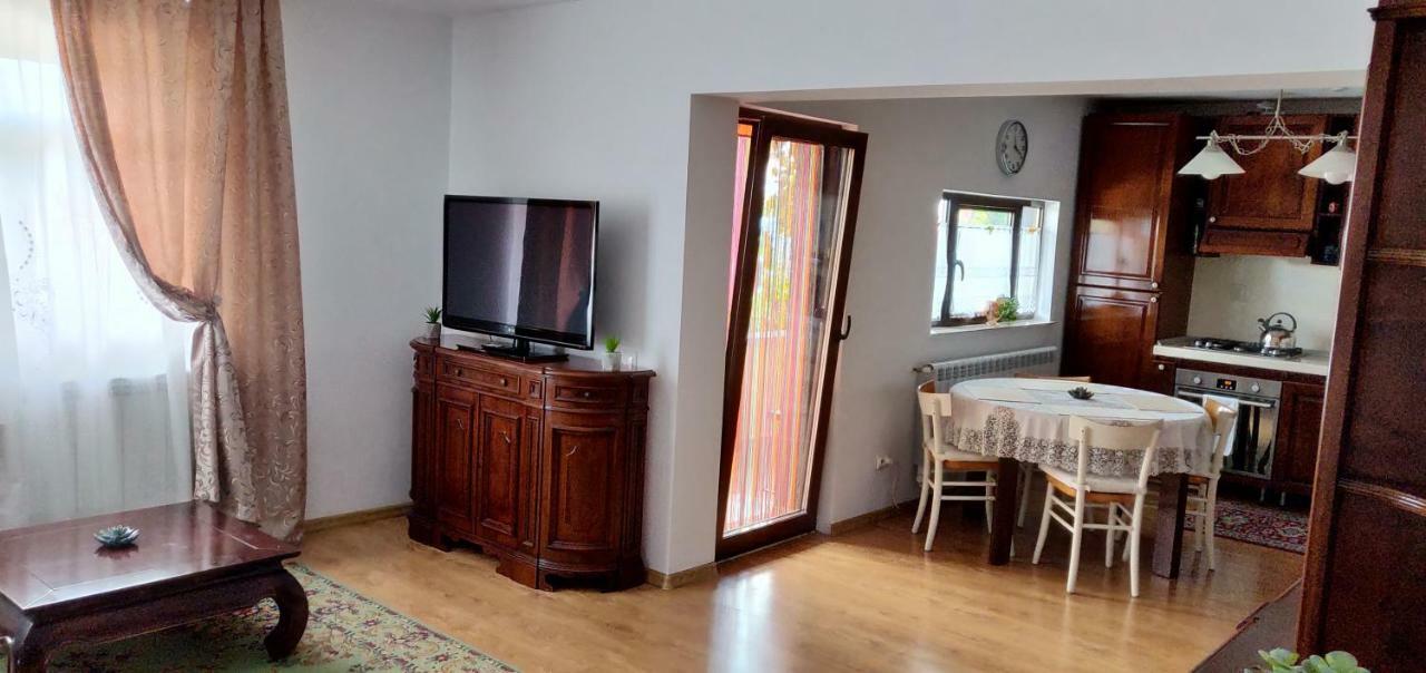 D&D Vila Villa Iasi Exteriör bild
